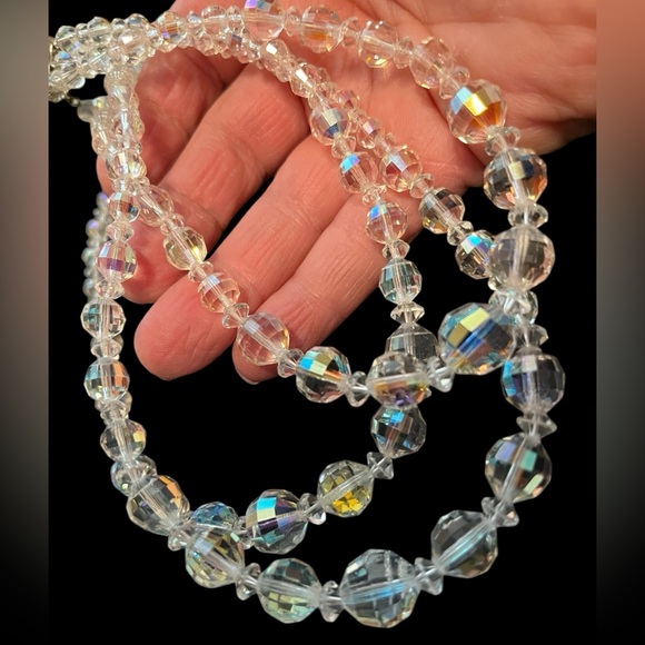 Vintage triple strand Aroura Borealis crystal bead necklace - Picture 8 of 9